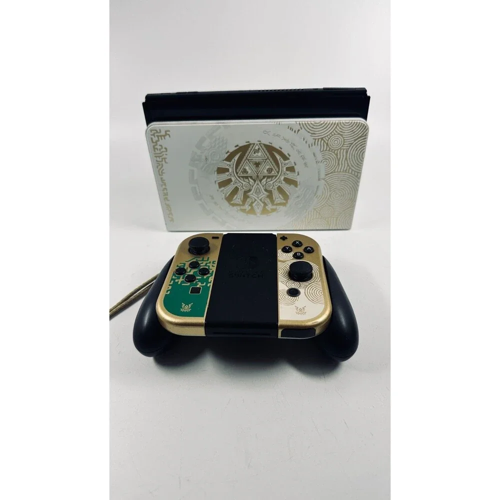 Nintendo Switch OLED - Zelda Tears of the Kingdom Edition. READ (Joy-Con issue)